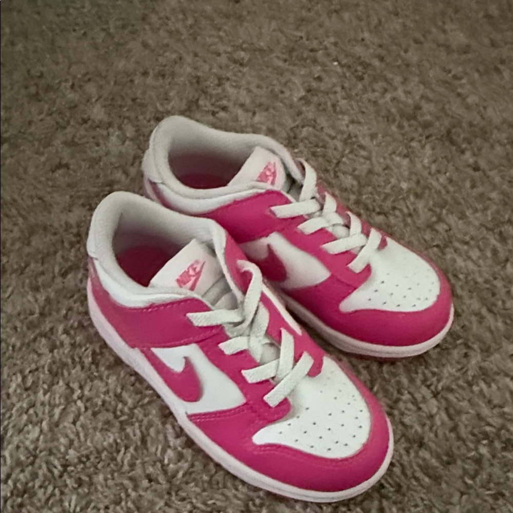 Nike Kids Sneakers in Pink and White
